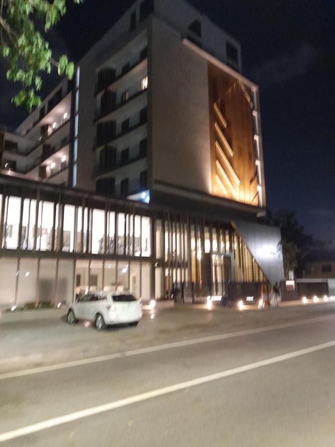 The Lennox D-Plus Apartments Accra Ngoại thất bức ảnh